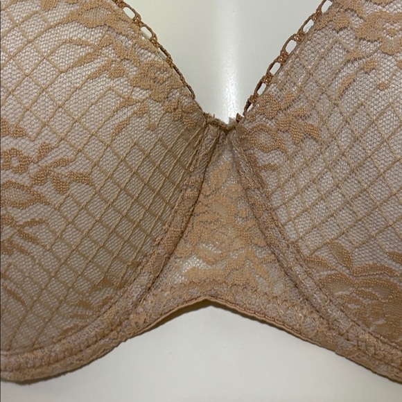 La Vie En Rose Tan Lace wired Bra, size 38C - Picture 4 of 9